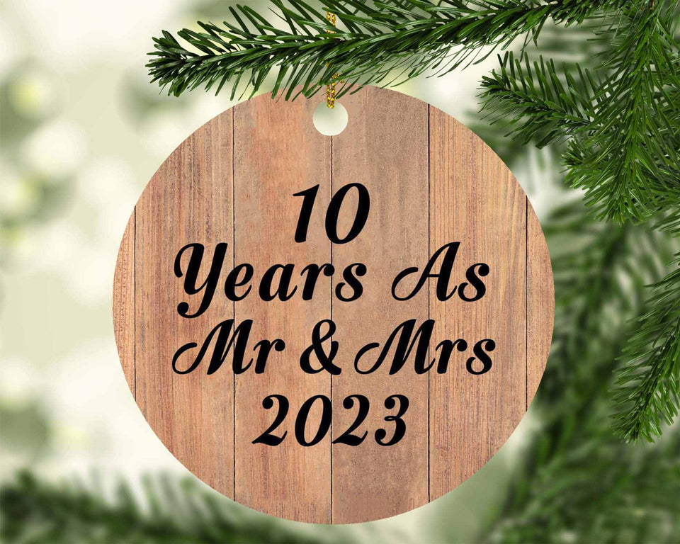 10 Years As Mr & Mrs 2023 - Circle Ornament C
