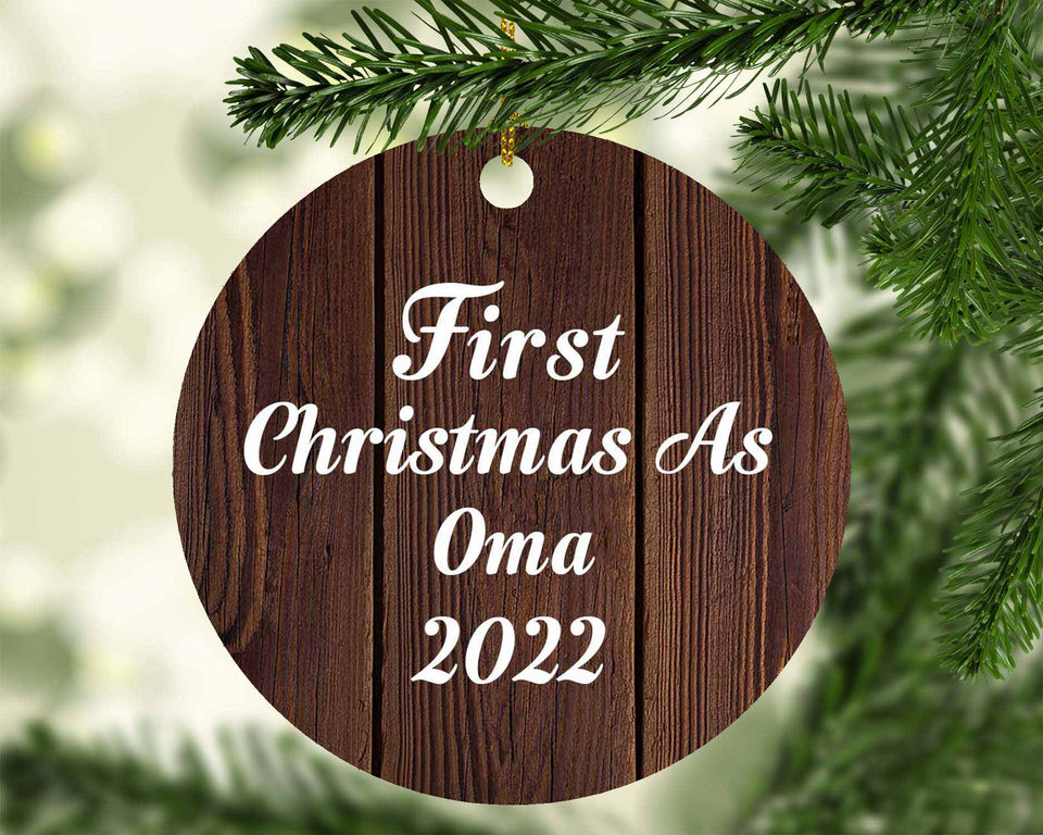 First Christmas As Oma 2022 - Circle Ornament D