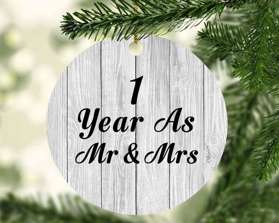1st Anniversary 1 Year As Mr & Mrs - Circle Ornament F