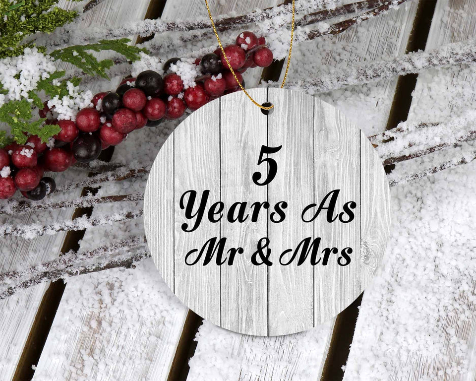 5th Anniversary 5 Years As Mr & Mrs - Circle Ornament F