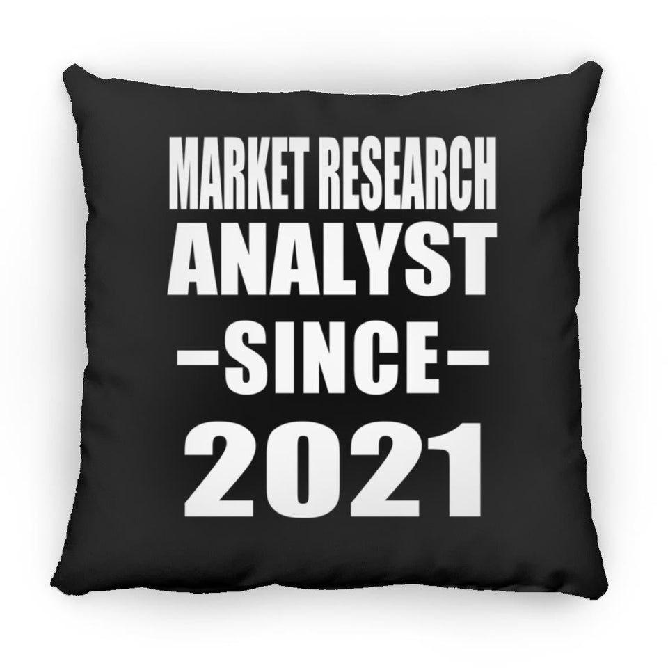 Market Research Analyst Since 2021 - Throw Pillow Black